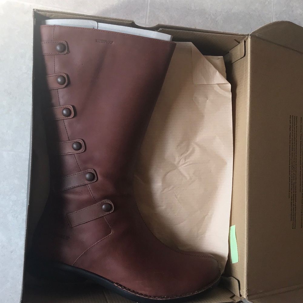 Lovely boots, new never worn!